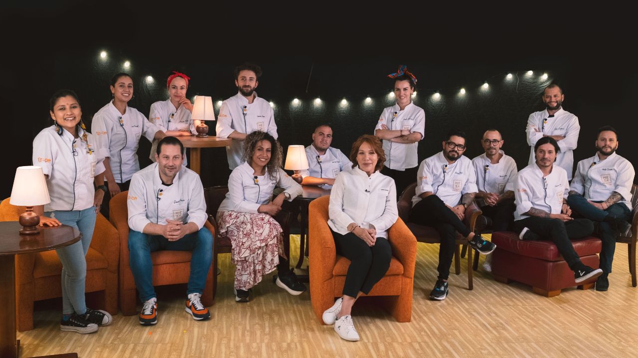 Nos sentamos con Leonor Espinosa, conductora de Mesa para Trece