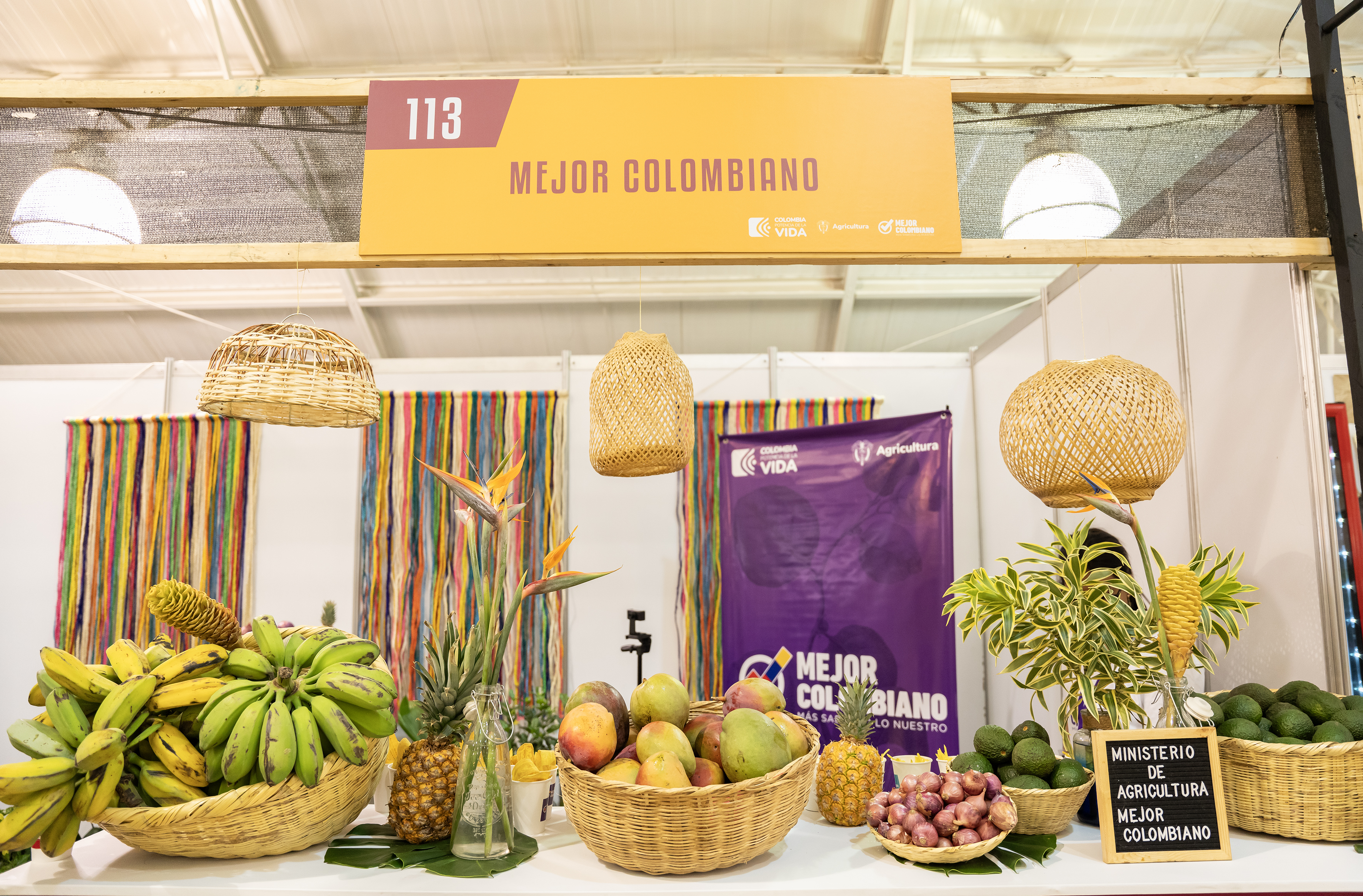 “Mejor colombiano”: conoce la nueva política del Gobierno que promueve el consumo de productos nacionales