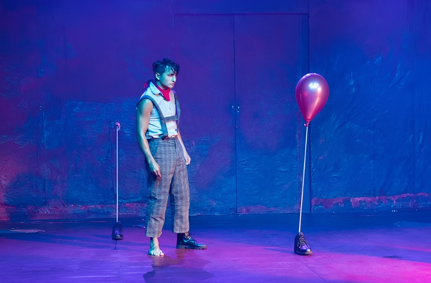 “Rojo”: la obra que sacude la conciencia de un país