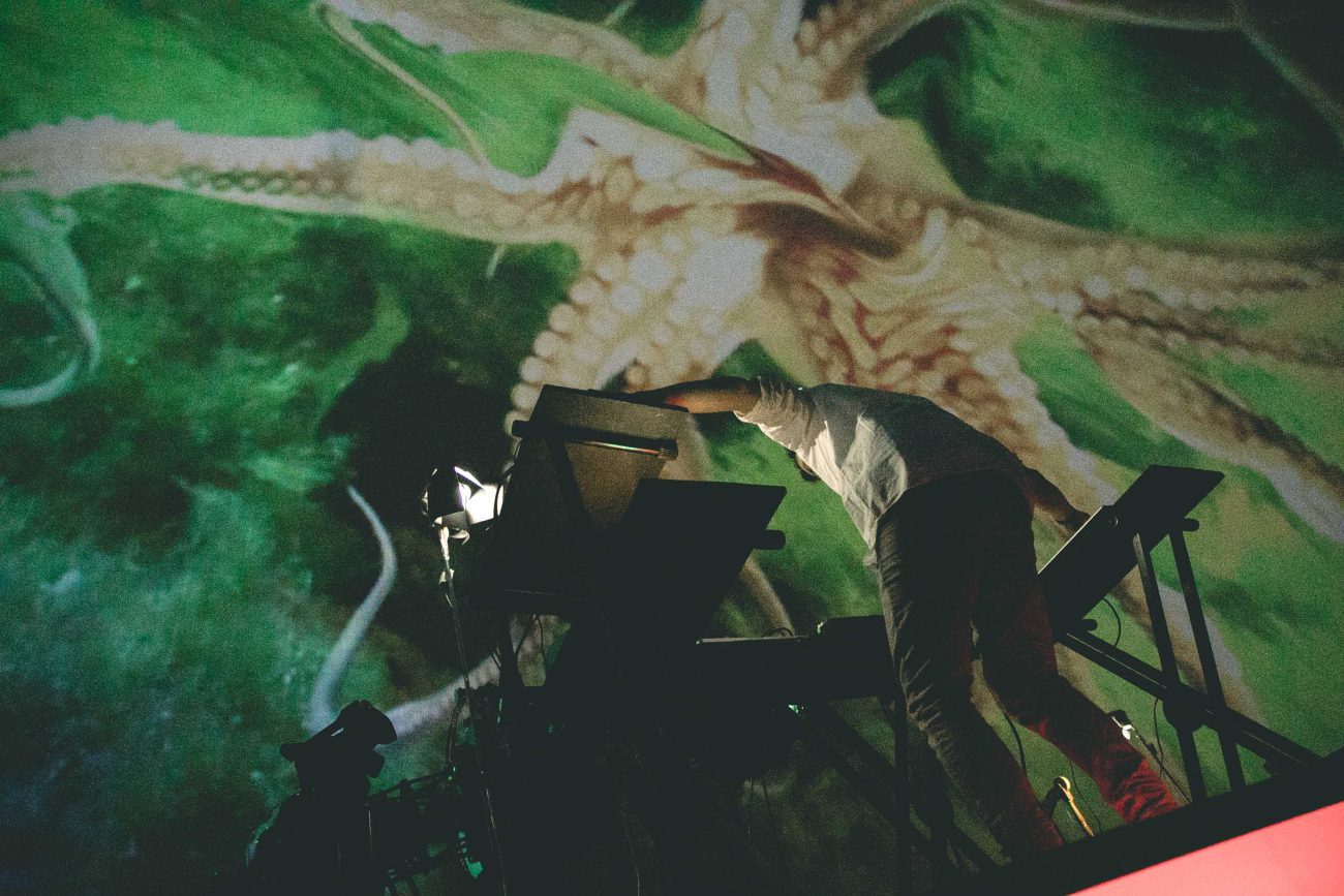 Sacar a la electrónica del club: el nuevo acto de Julio Victoria