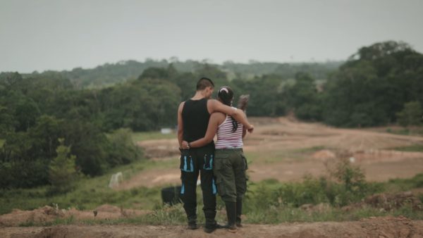 Llega a salas ‘Amor rebelde’, la historia de dos excombatientes enamorados