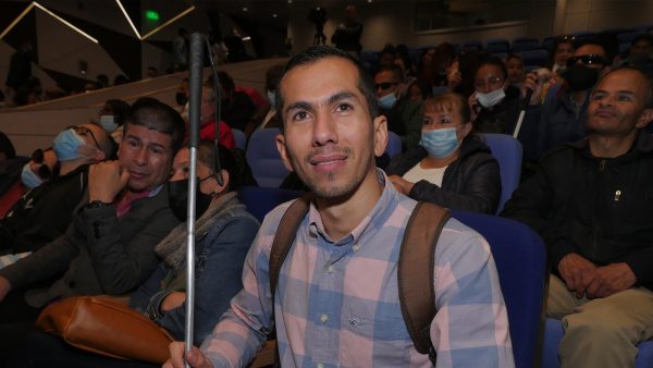 Isaac Bello, entrelazando trazos e historias