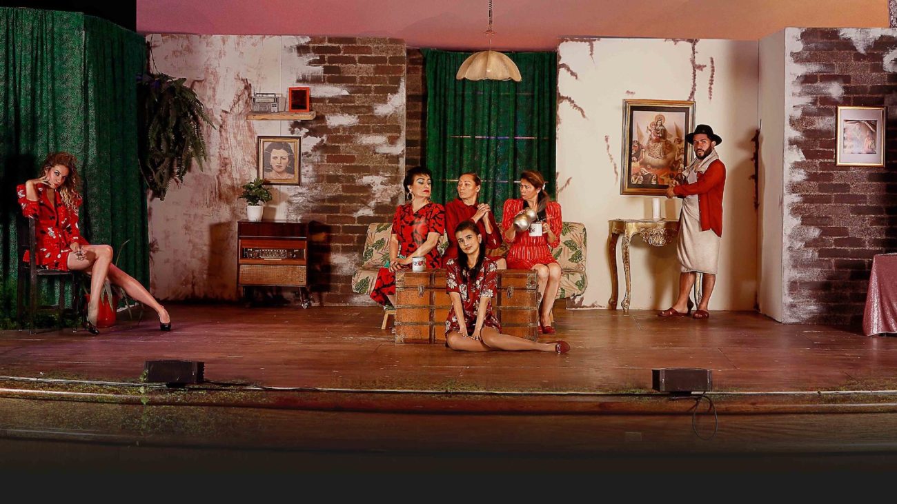 El Teatro Nacional presenta ‘1980’, la primera serie teatral híbrida del país