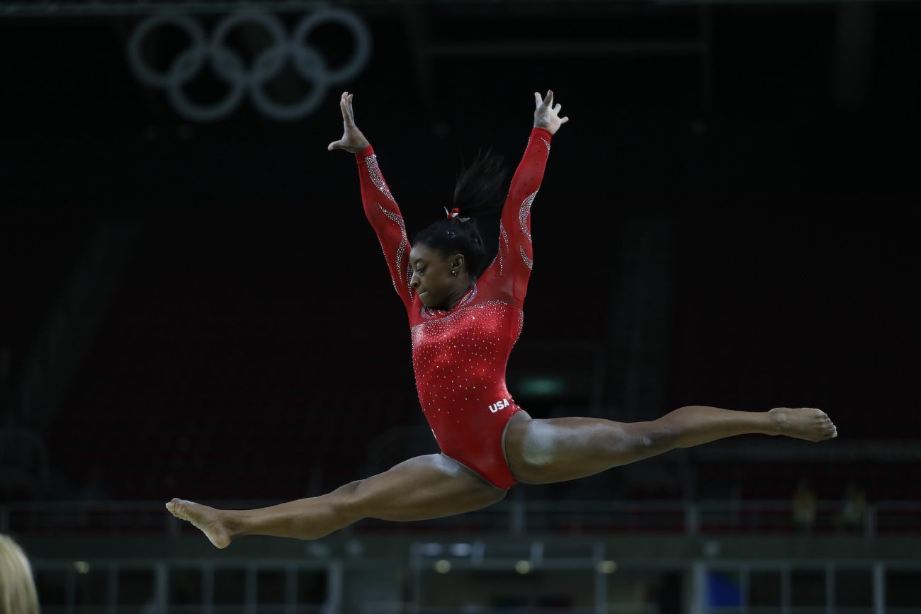 “Tengo que cuidar mi salud mental”: Simone Biles se retira de la final de gimnasia por equipos