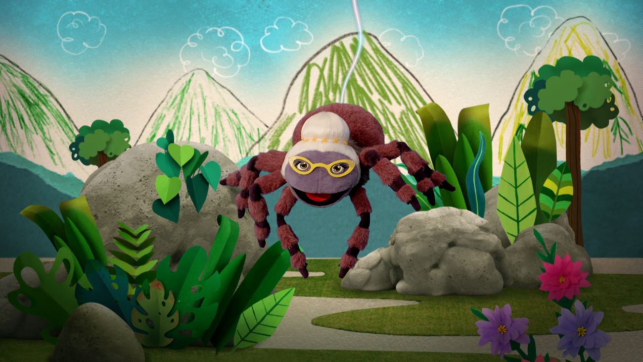 Una araña tejedora muy sabia en el Bosque Encantado