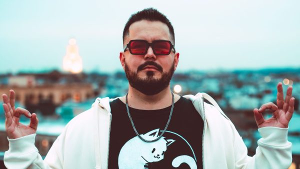 Daneon reinventa “Fiesta en Corraleja” fusionando folclor colombiano con ritmos modernos