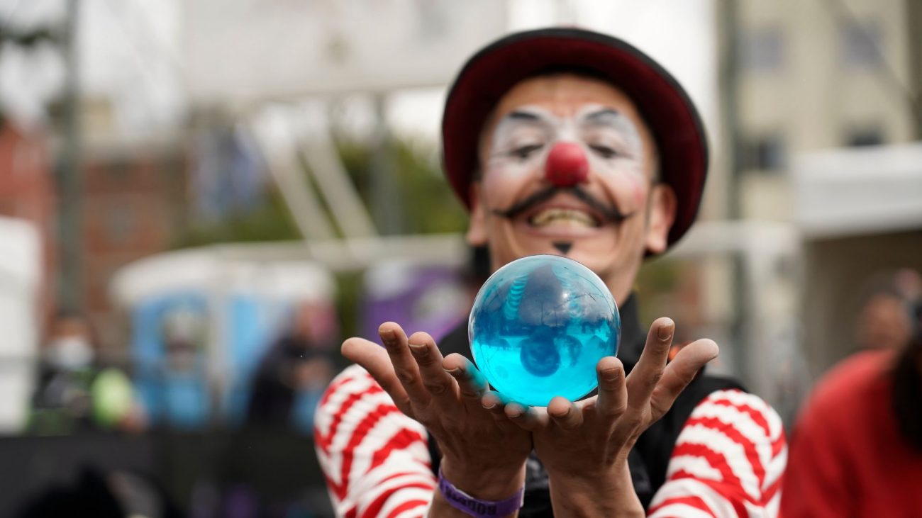 Bogotá celebra el Día Mundial del Circo con más de 60 actividades circenses.