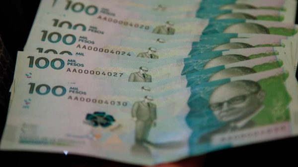 El futuro del salario mínimo en Colombia para 2024: incertidumbre y expectativas