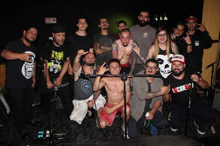 Distracción: la odisea de una banda en su primera gira internacional