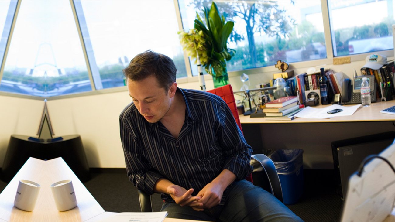 Elon Musk borra las páginas de Tesla y Space X de Facebook