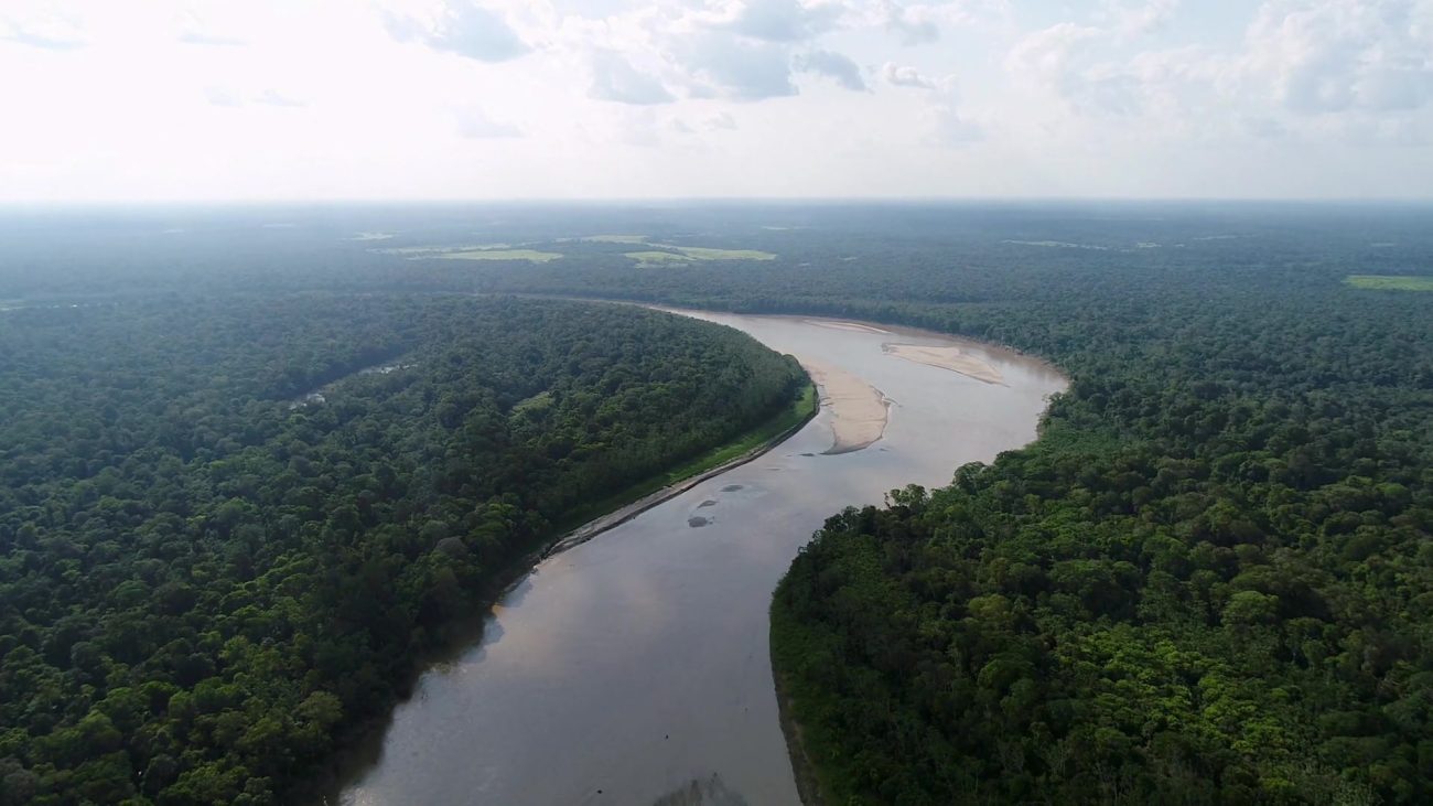 Navegando por las carreteras de agua del río Guaviare