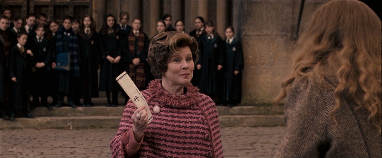 Las normas de Dolores Umbridge en Hogwarts que podrían funcionar para hacer cumplir la cuarentena