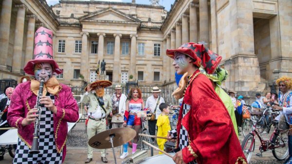 Icetex entregará 8 mil millones de pesos en becas para el sector del arte y la cultura