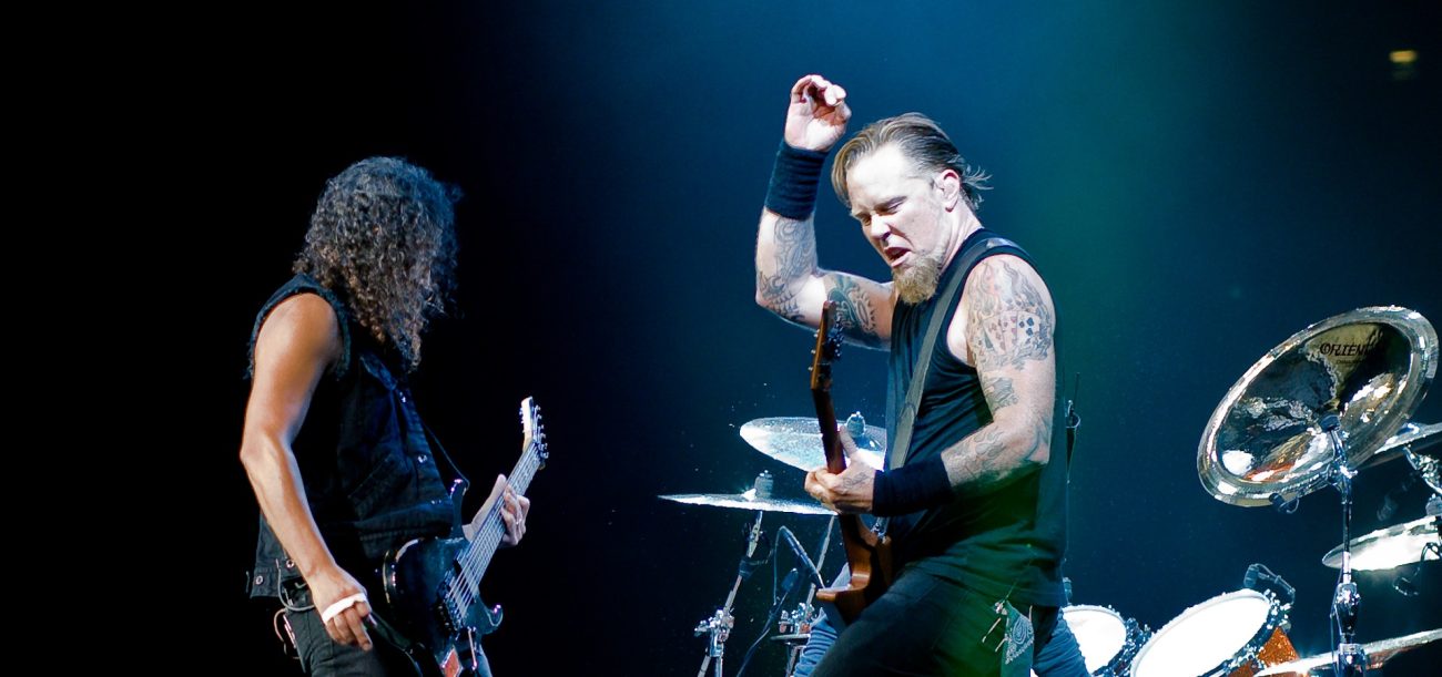 Juanes, J Balvin y Miley Cyrus en los 30 años de 'The Black Album' de Metallica