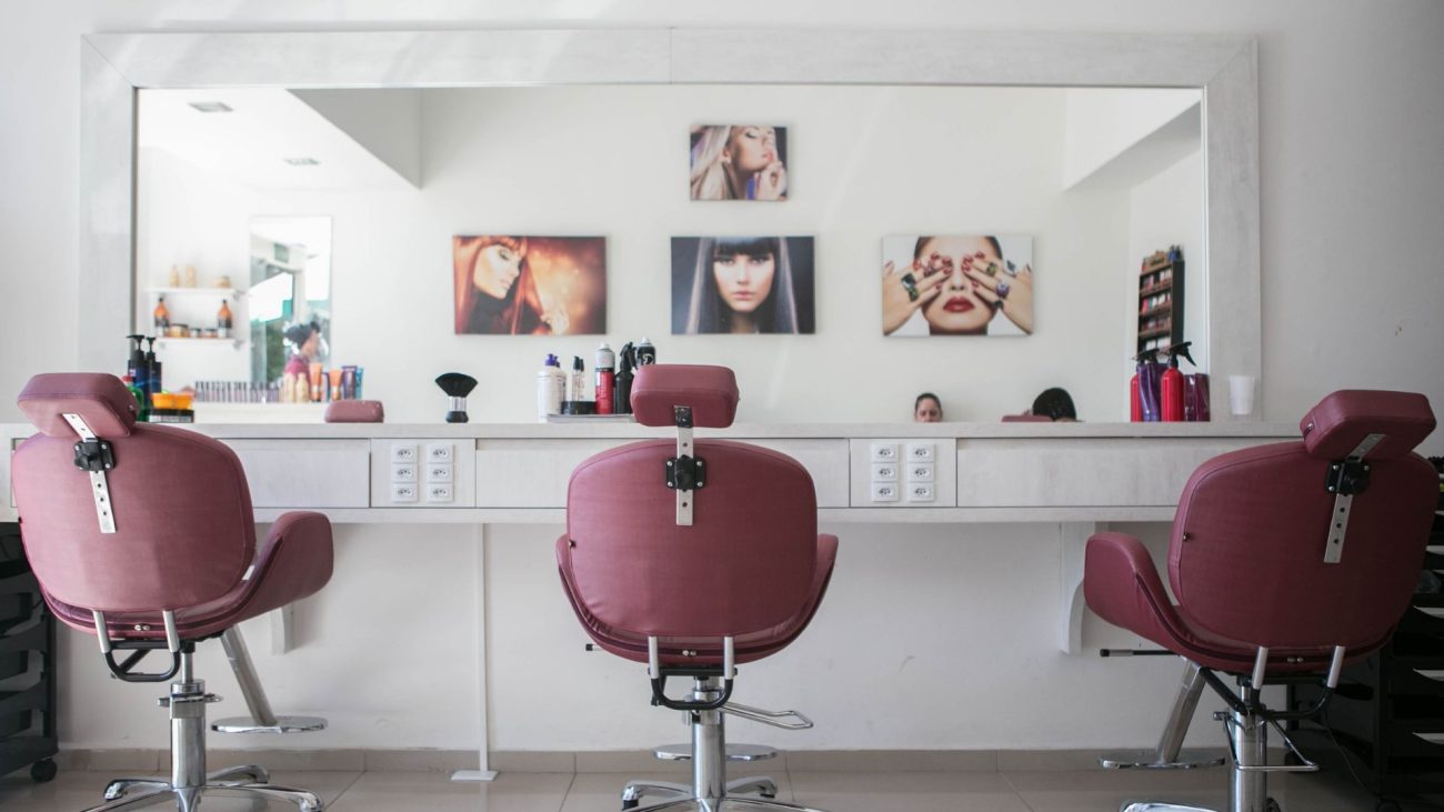 Día del peluquero: ¿quiénes son los estilistas más reconocidos de Colombia?