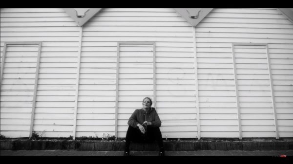 ‘Sal’, el nuevo video de Lianna