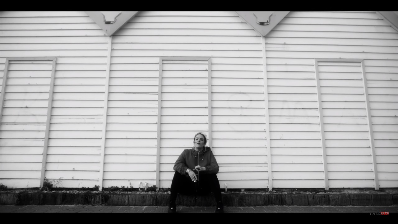 ‘Sal’, el nuevo video de Lianna