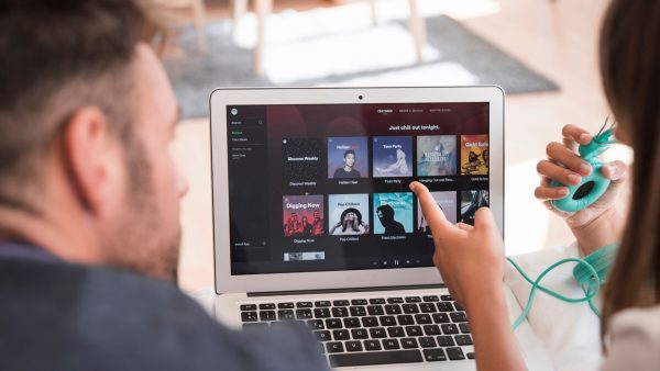 Estas son las 10 canciones más escuchadas del día en Spotify Colombia