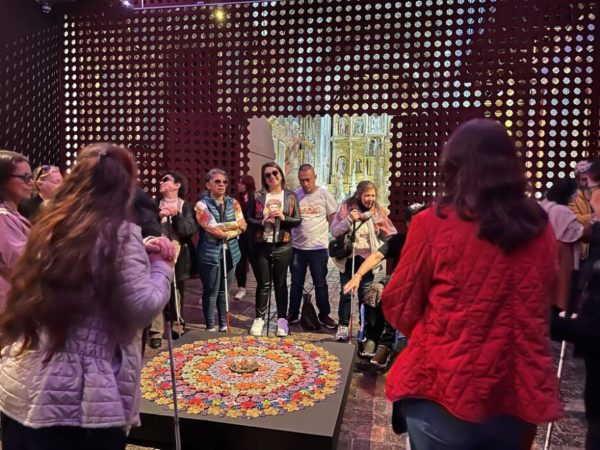 Taller gratuito de cerámica para población con discapacidad visual