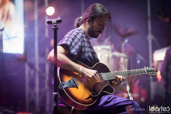 Fallece el músico colombiano Ernesto "Teto Ocampo"