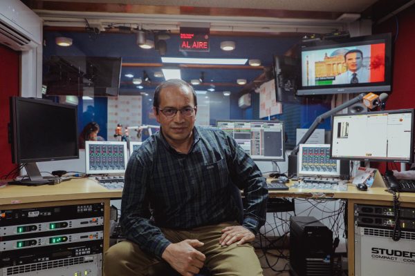 Ingeniería de la radio, entre cables y antenas