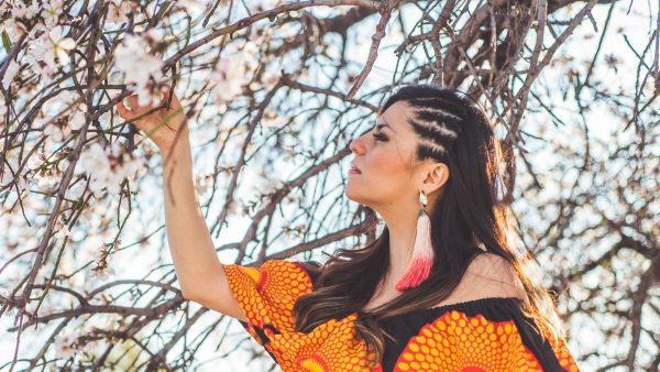 Agenda Trece: la cantante Urpi Barco celebra sus 10 años de carrera en la Biblioteca Nacional