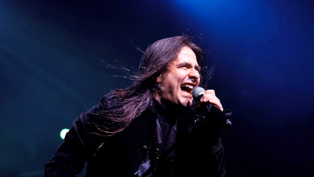 Un repaso a la carrera del cantante brasileño Andre Matos