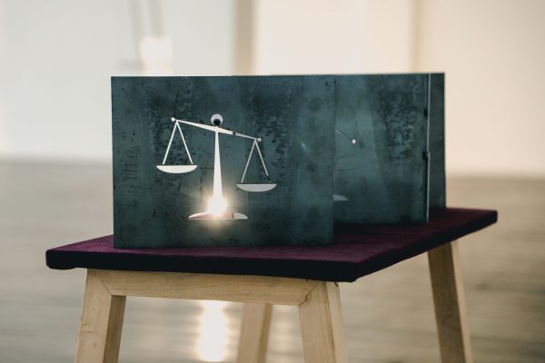 ¡Un celular y a disfrutar del arte!