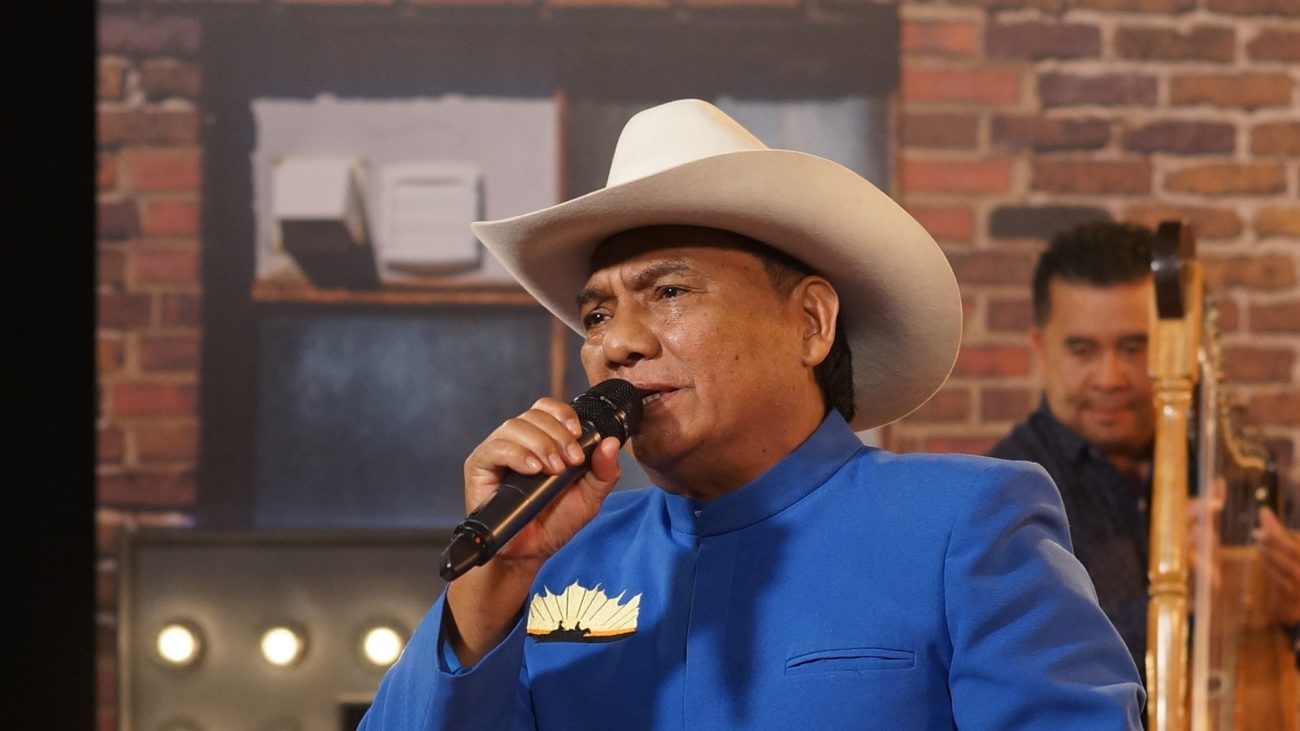 El joropo recio, el sombrero y el mandador definen a Aries Vigoth, 'El romántico del llano'