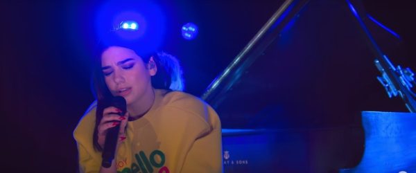 Dua Lipa y su arriesgado cover de 'Do I Wanna Know?'