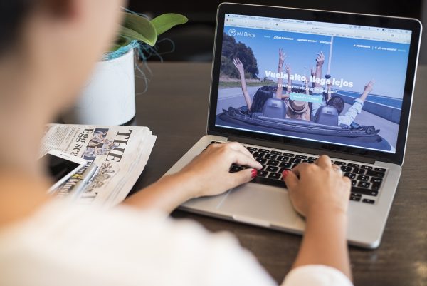 ¿Cómo ganar una de las becas para colombianos en el exterior?