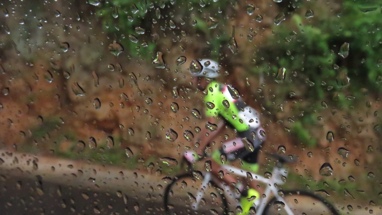 Tips que mejorarán tu vida como ciclista bajo la lluvia