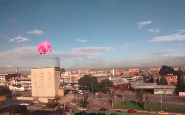 Un cerdo volador en Bogotá y la posible visita de Roger Waters a Colombia