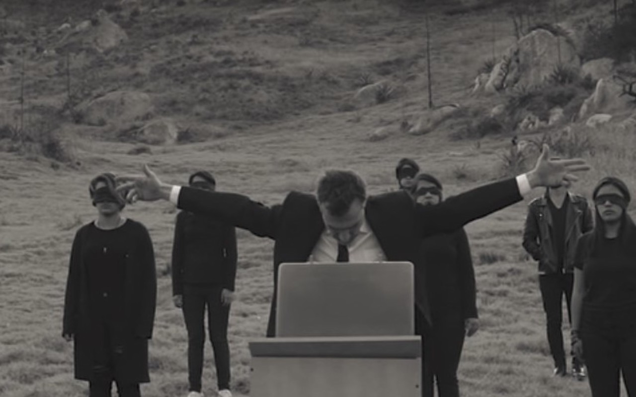 La política, el poder y la desinformación en cinco canciones colombianas