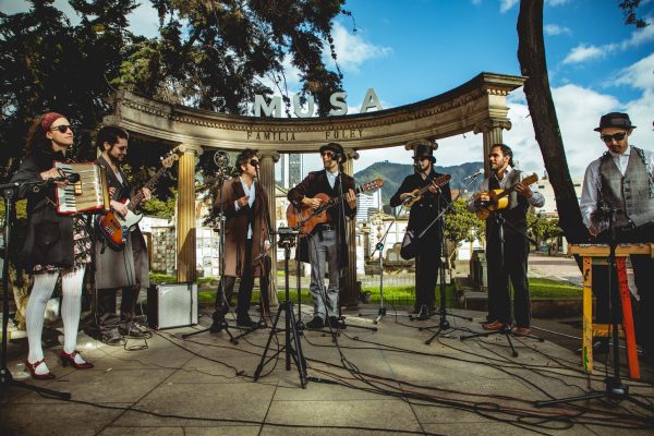 Coco Mano y la Burning Caravan presentan ‘Las calaveras’