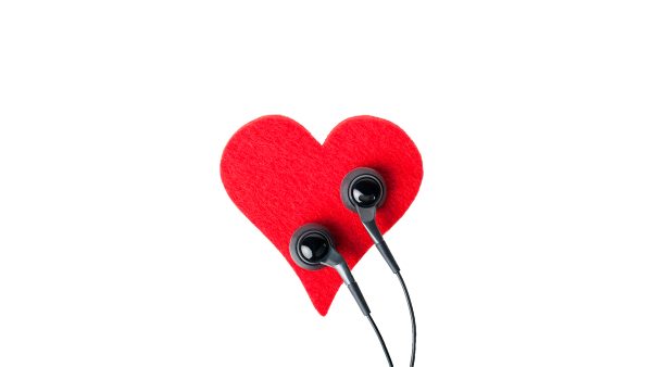 El despecho es lo que más inspira a la gente a escuchar música nueva según estudio