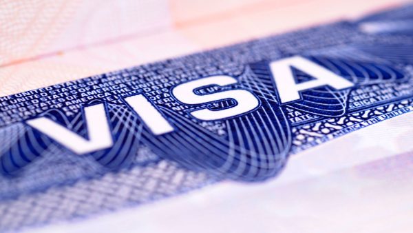 ¿Cumple con los requisitos para solicitar la visa a EE.UU. sin costo?