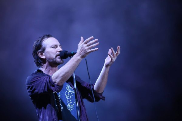 Eddie Vedder se une al efecto de la película ‘A Star Is Born’