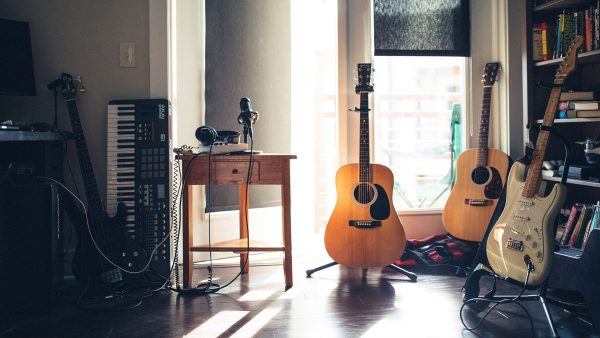 En Casa y Canal Trece se unen para acompañarte con conciertos online