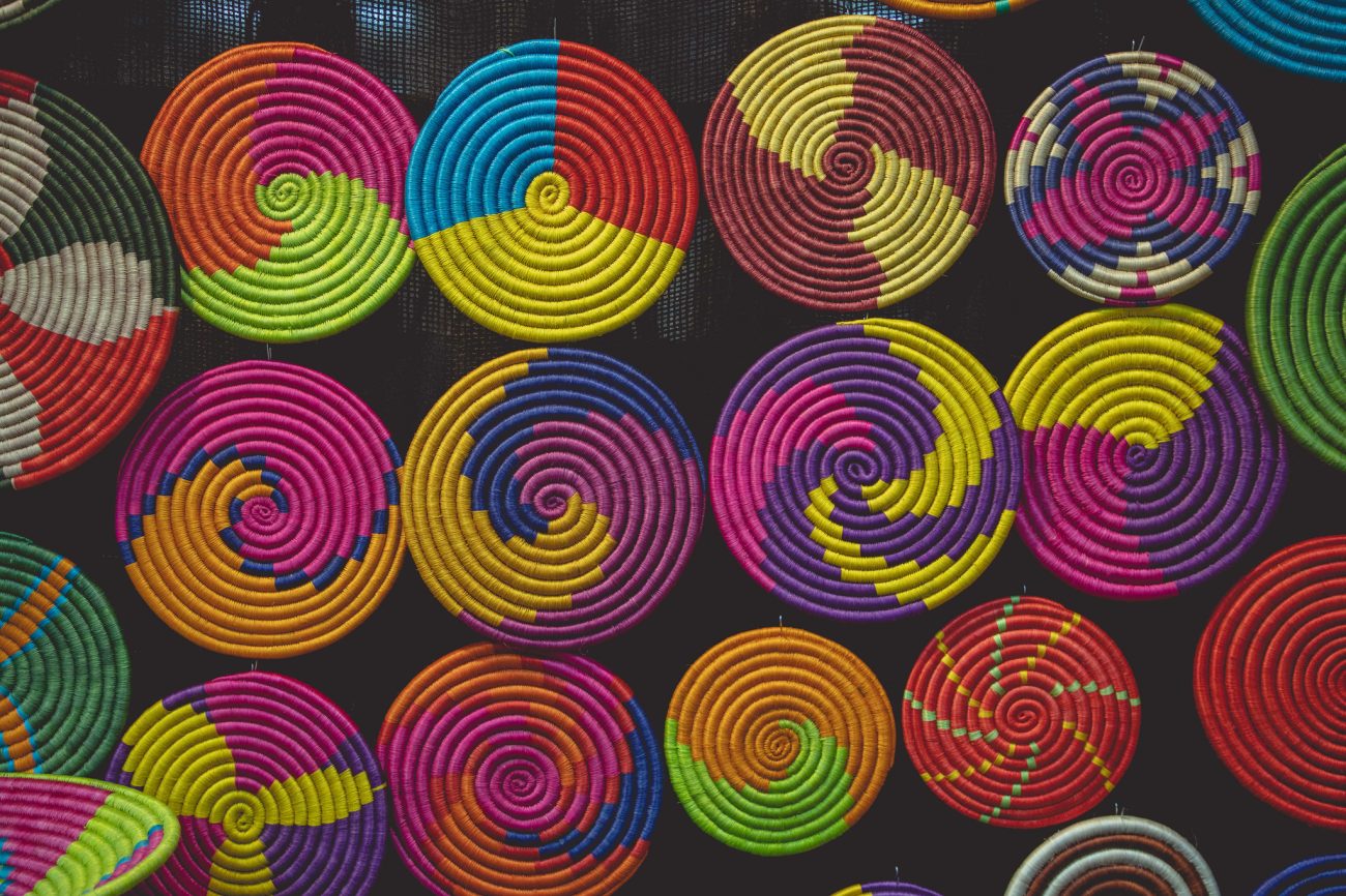 “El color es nuestra característica, eso es Guacamayas”: una visita a Expoartesanías 2018