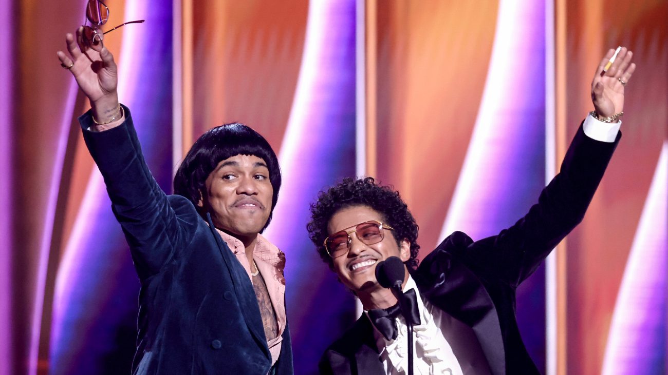 Juanes y los ganadores de los Grammy Awards 2022