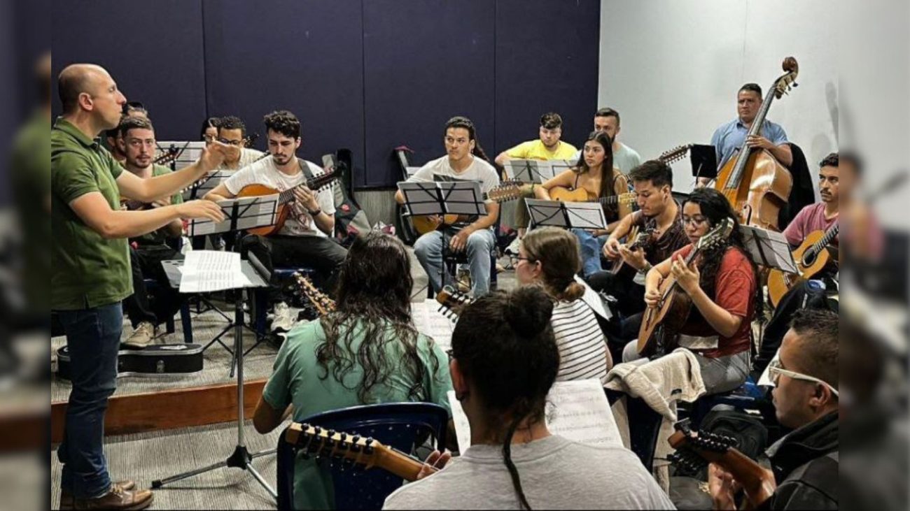 Estudiantinas regionales, así suena la construcción de Paz