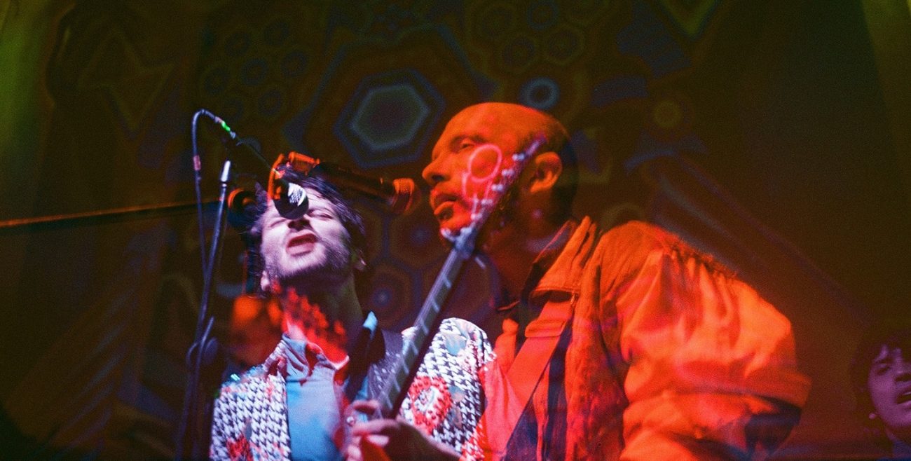 “La música coge mucha vida cuando se zafa de los parámetros de la industria”: Los Niños Telepáticos