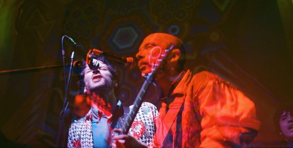 “La música coge mucha vida cuando se zafa de los parámetros de la industria”: Los Niños Telepáticos