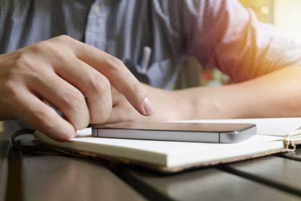 ¿Qué es el phubbing y cómo evitarlo?