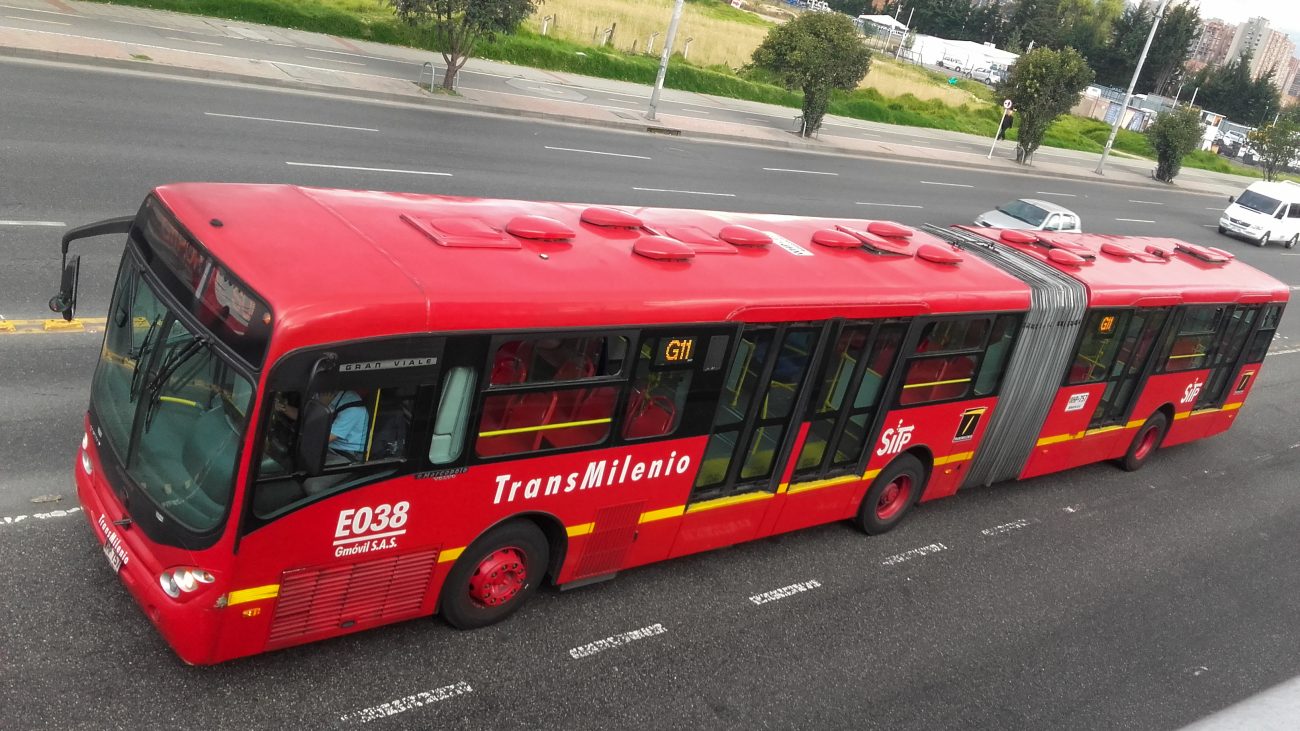 ¿Botellas al bote? Pague su pasaje de Transmilenio reciclando