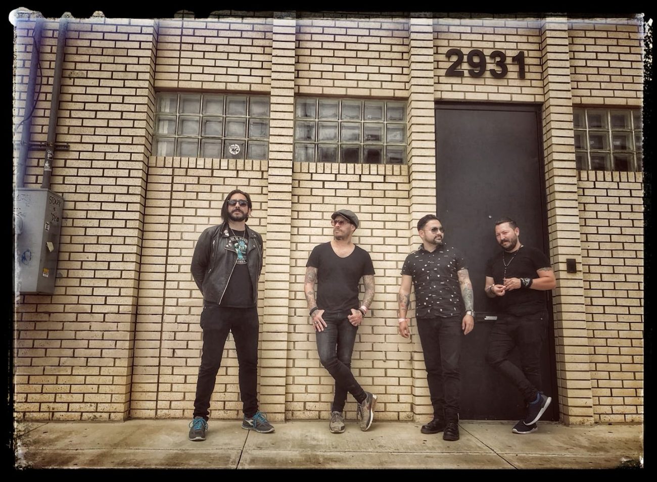 Revólver Plateado celebra el estreno del video de ‘Máquinas’ con show en vivo