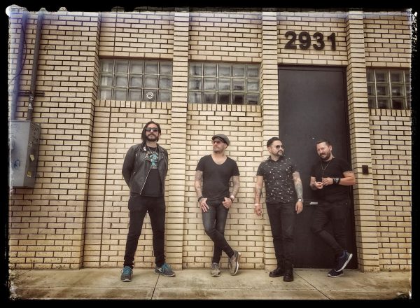 Revólver Plateado celebra el estreno del video de ‘Máquinas’ con show en vivo