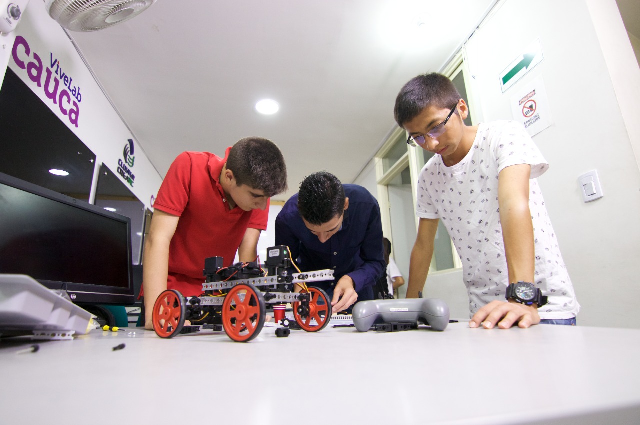 'Robóticos', el primer reality de robótica en Colombia