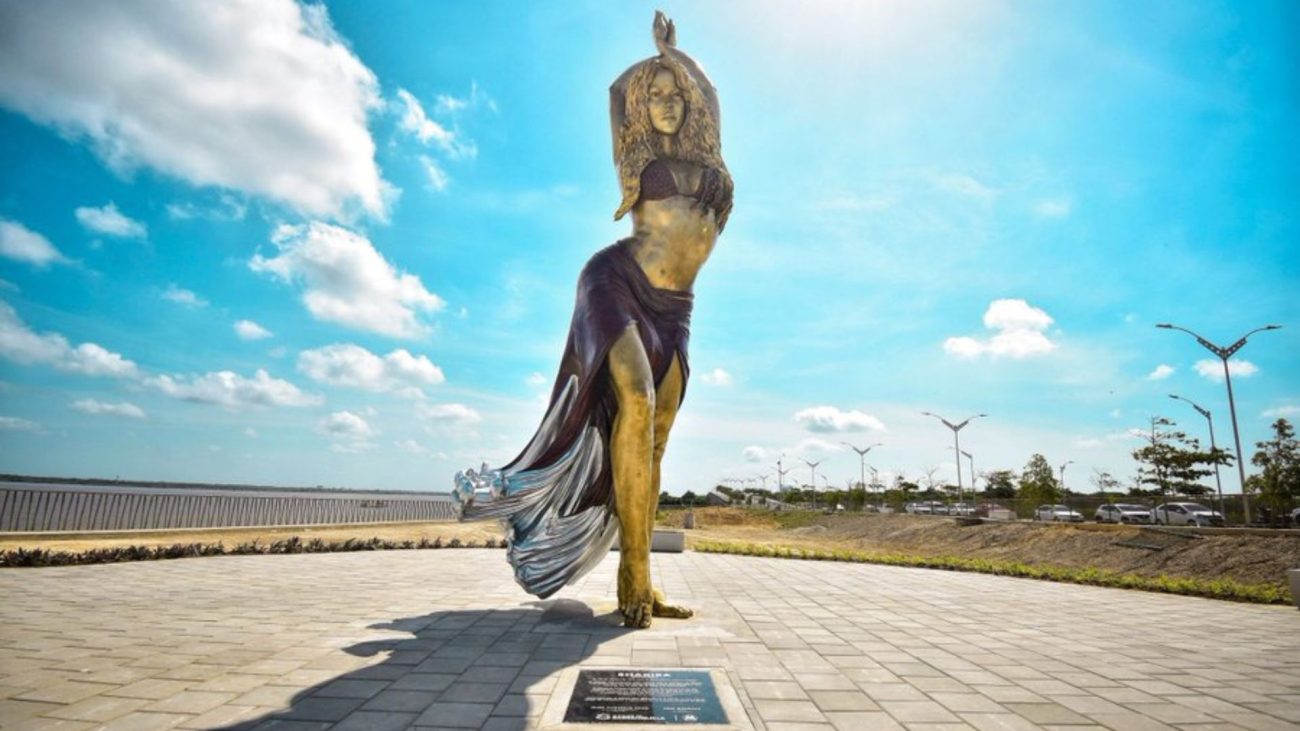 Shakira, una diosa de bronce en el Malecón de Barranquilla